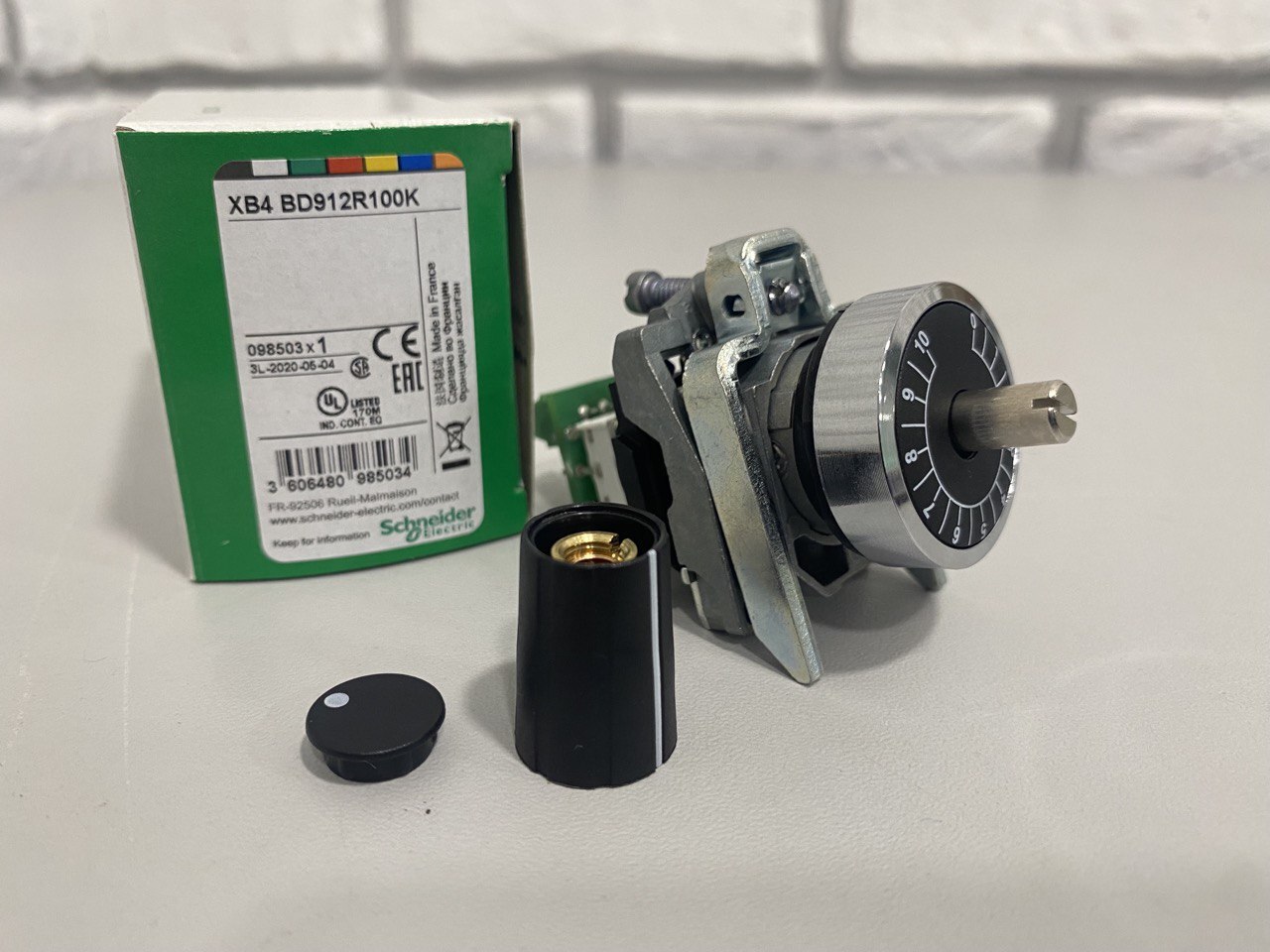 SCHNEIDER ELECTRIC - Image 1