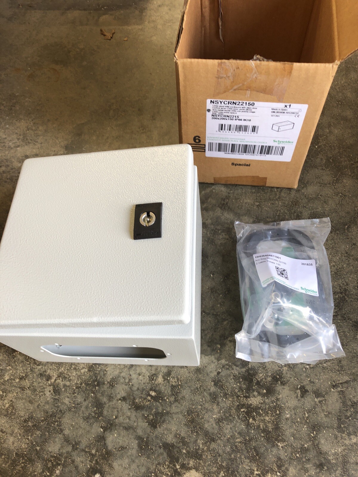 SCHNEIDER ELECTRIC - Image 1